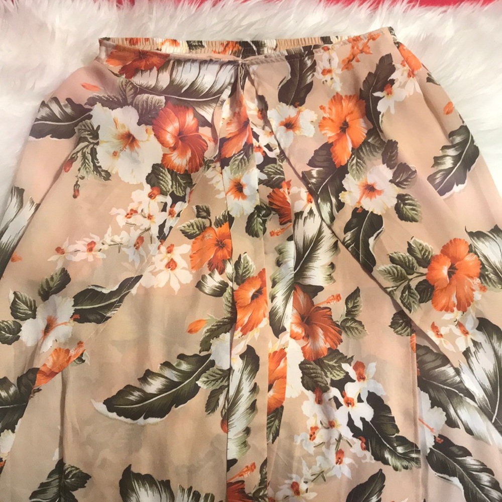 Colorful flowy skirt, never worn